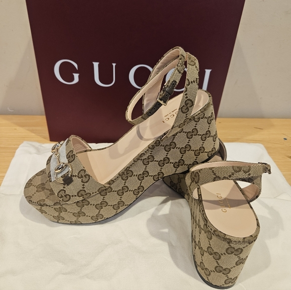 Gucci Women’s Horsebit Platform Wedge Sandals GG Canvas Size 39.5 - Picture 8 of 10